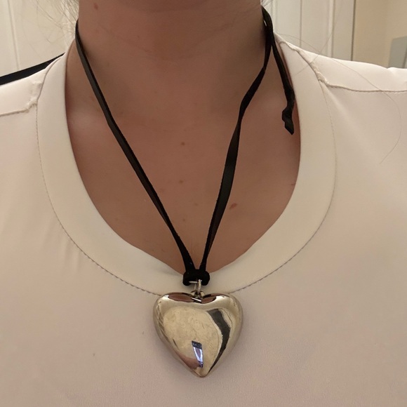 Elegant Silver tone Heart Pendant Necklace